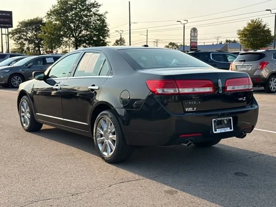 2010 Lincoln MKZ Base photo 1