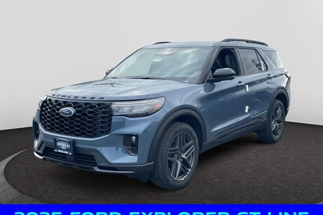 2025 Ford Explorer ST-Line photo 1