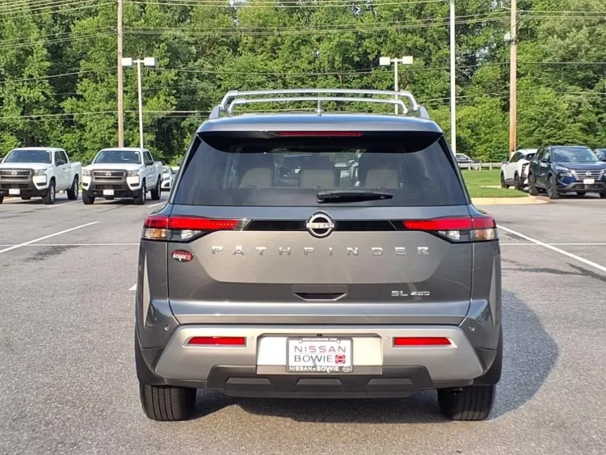 2023 Nissan Pathfinder SL photo 1