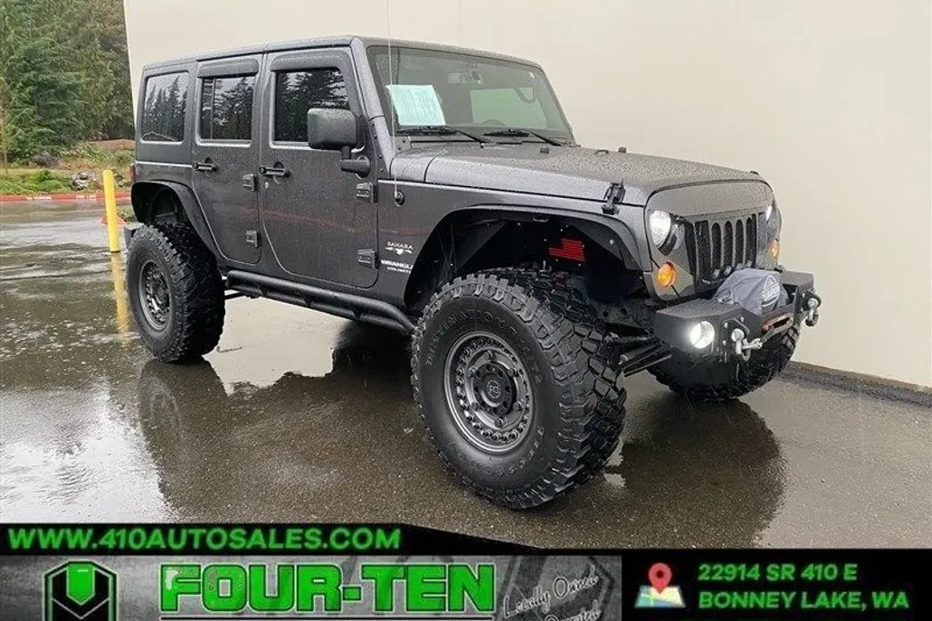 2017 Jeep Wrangler Unlimited Sahara photo 1
