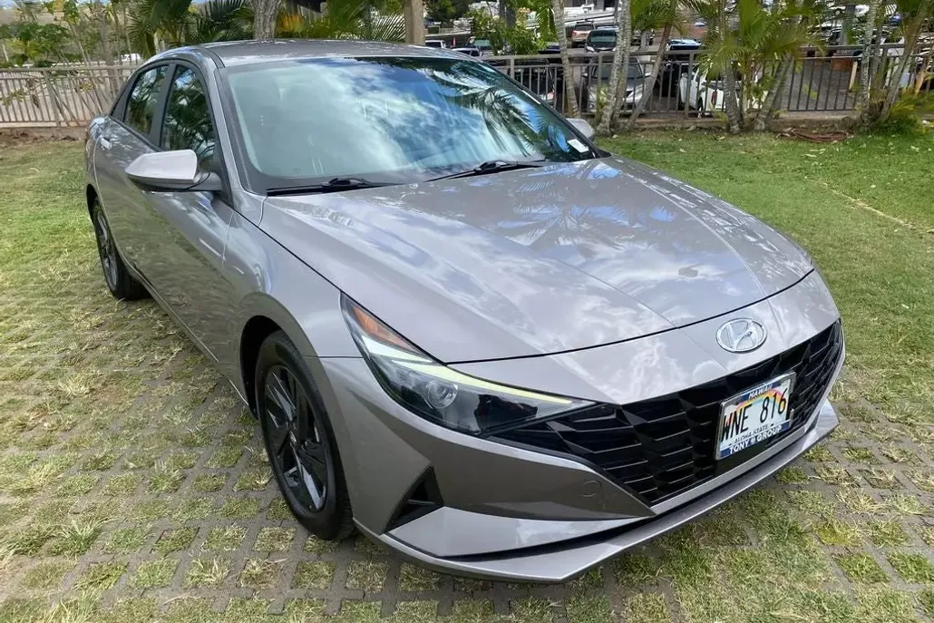2022 Hyundai Elantra SEL Convenience photo 1