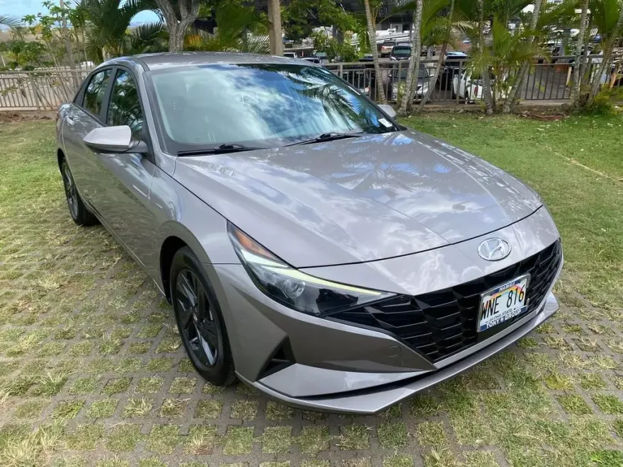 2022 Hyundai Elantra SEL Convenience photo 1