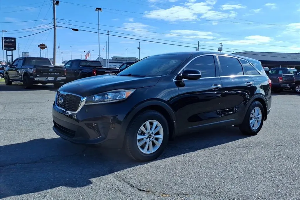 2019 Kia Sorento LX photo 1