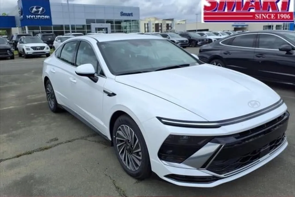 2025 Hyundai Sonata Hybrid SEL photo 1