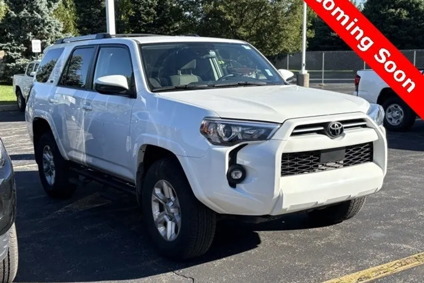 2022 Toyota 4Runner SR5 photo 1