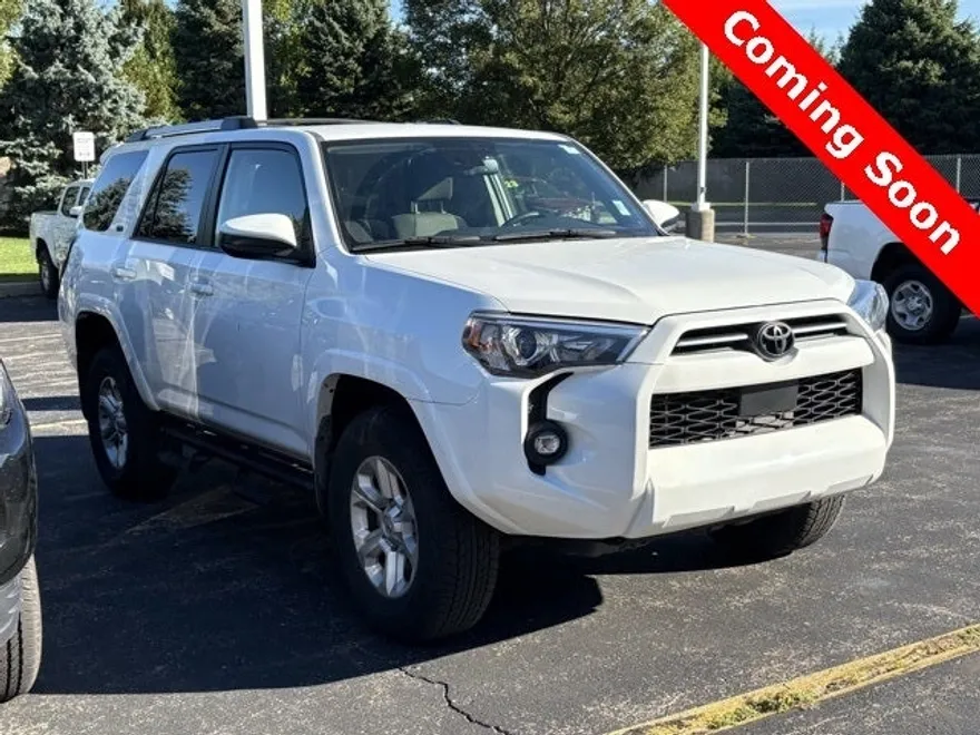 2022 Toyota 4Runner SR5 photo 1