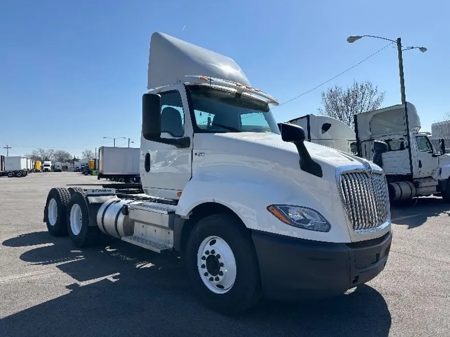 2018 International LT625 LT photo 1