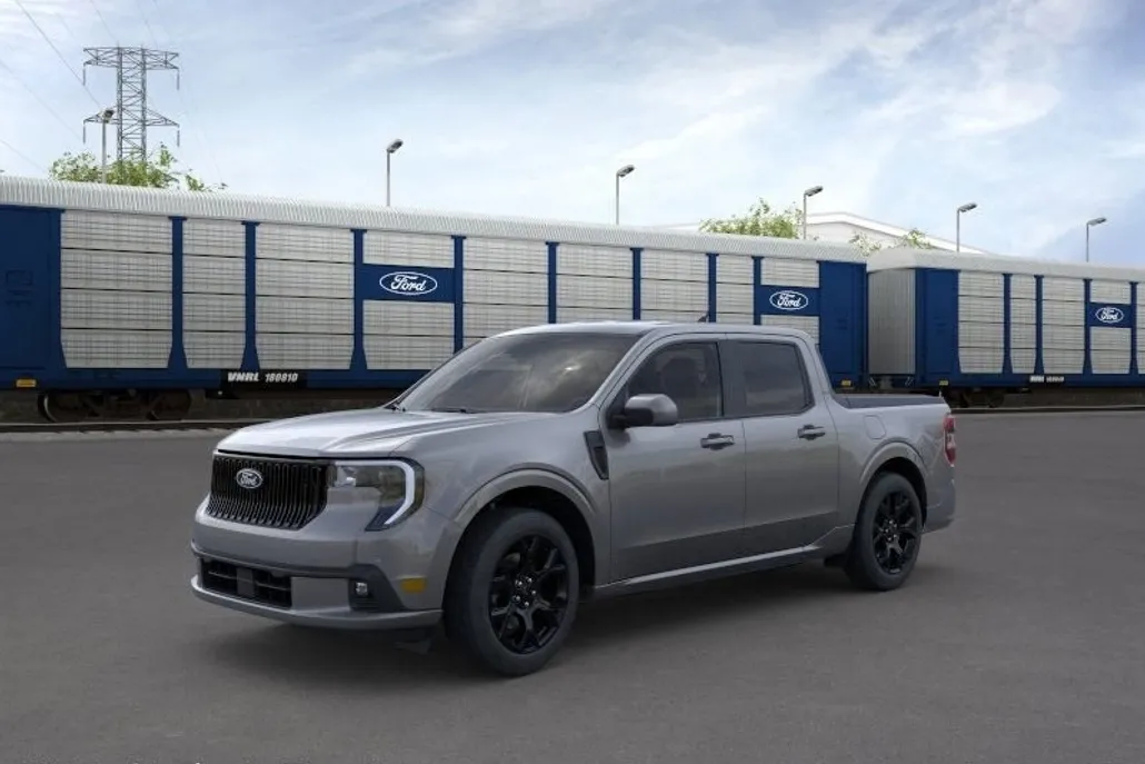 2025 Ford Maverick Lariat photo 1