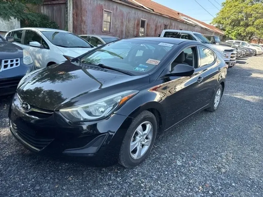 2014 Hyundai Elantra SE photo 1