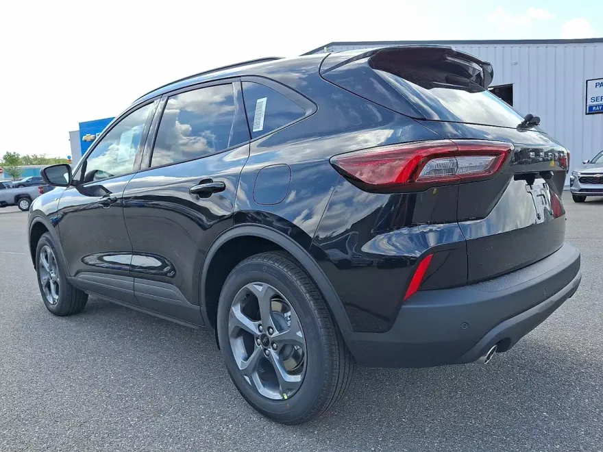 2025 Ford Escape ST-Line photo 1