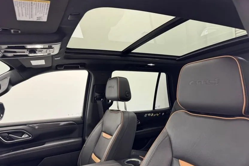 2023 Gmc Yukon AT4 photo 1