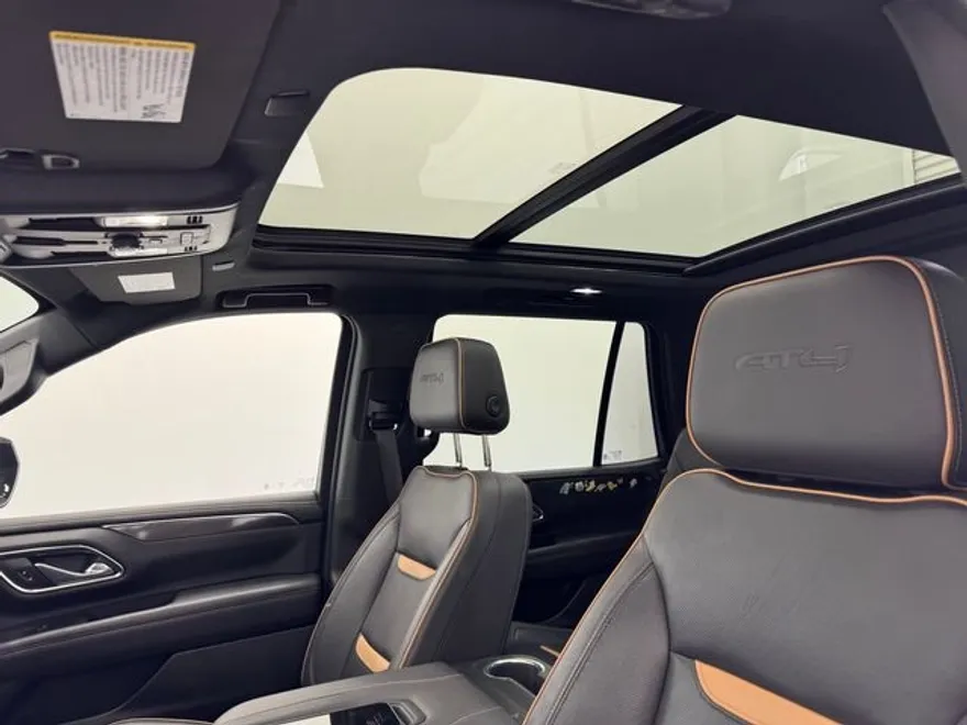 2023 Gmc Yukon AT4 photo 1