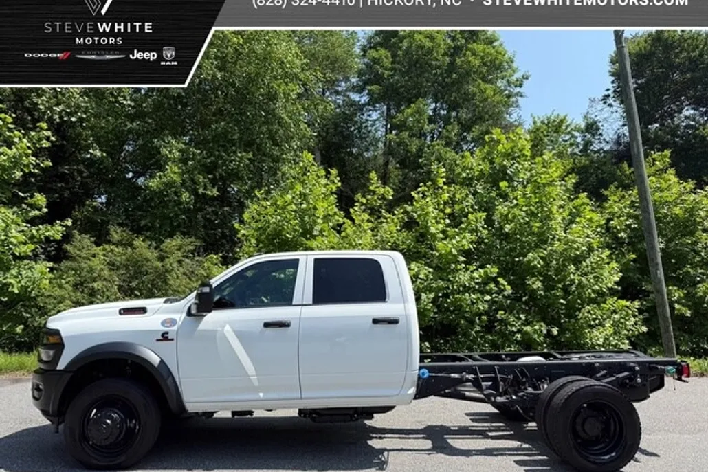 2025 Ram 5500 Tradesman photo 1