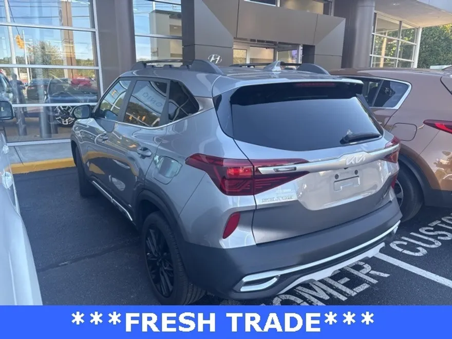 2022 Kia Seltos Nightfall Edition photo 1