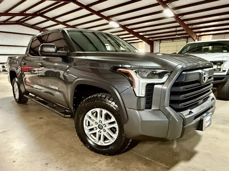 2023 Toyota Tundra SR5 photo 1