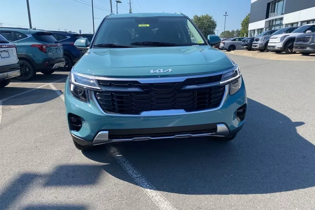 2026 Kia Seltos EX photo 1