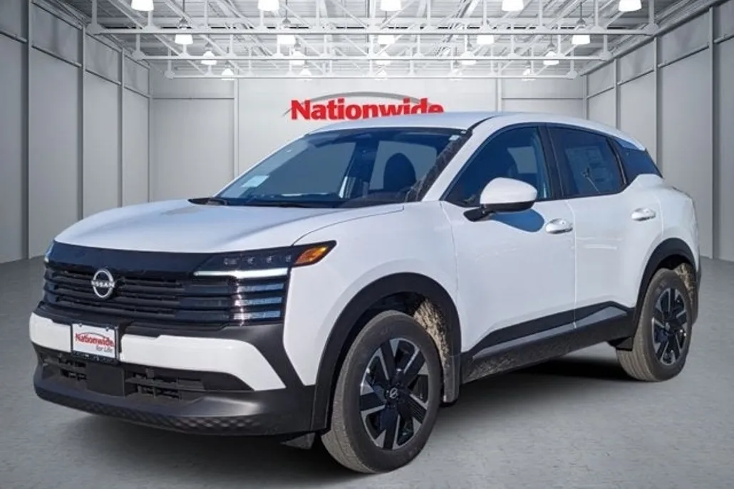 2025 Nissan Kicks SV photo 1