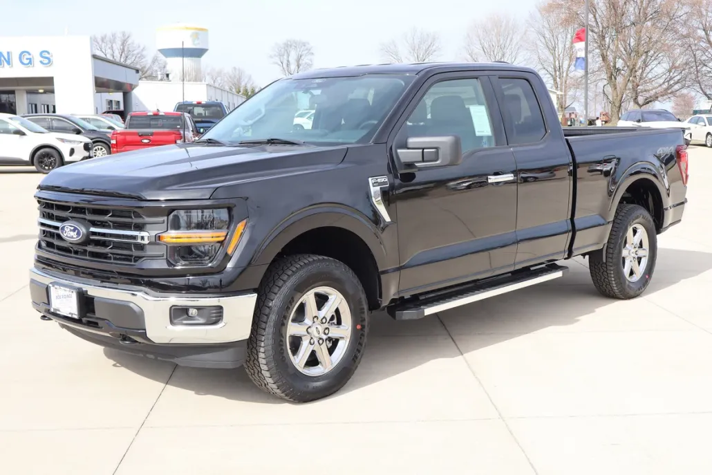 2025 Ford F-150 XLT photo 1