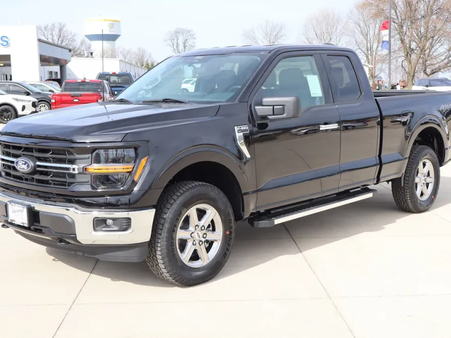 2025 Ford F-150 XLT photo 1