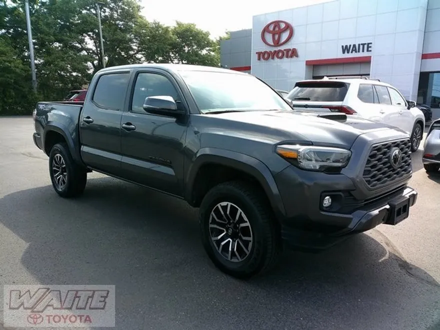 2023 Toyota Tacoma TRD Sport V6 photo 1