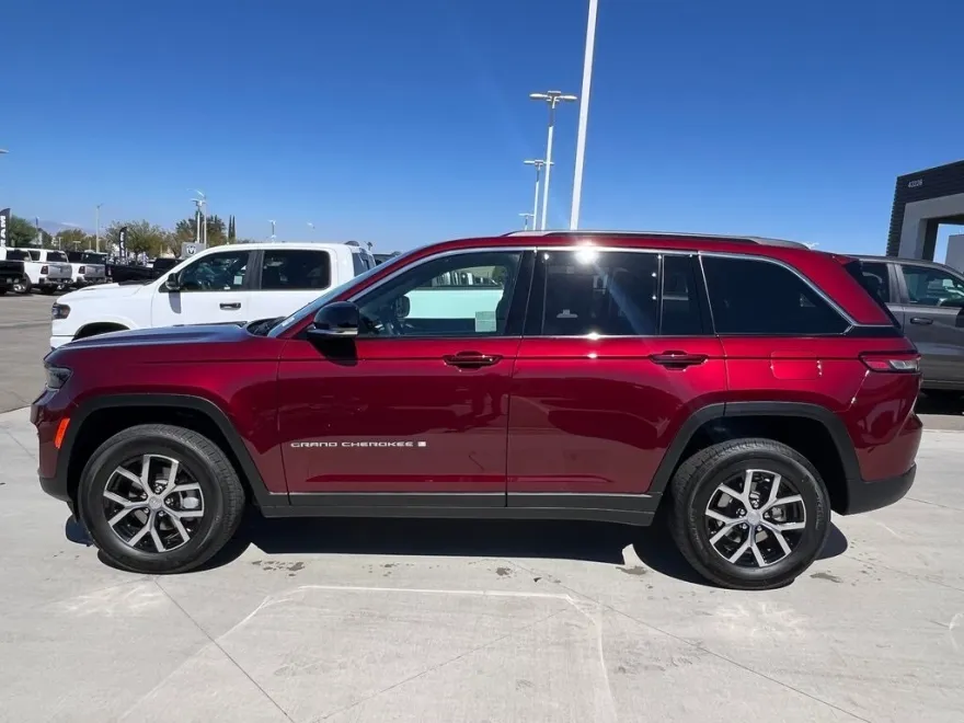 2025 Jeep Grand Cherokee Limited photo 1