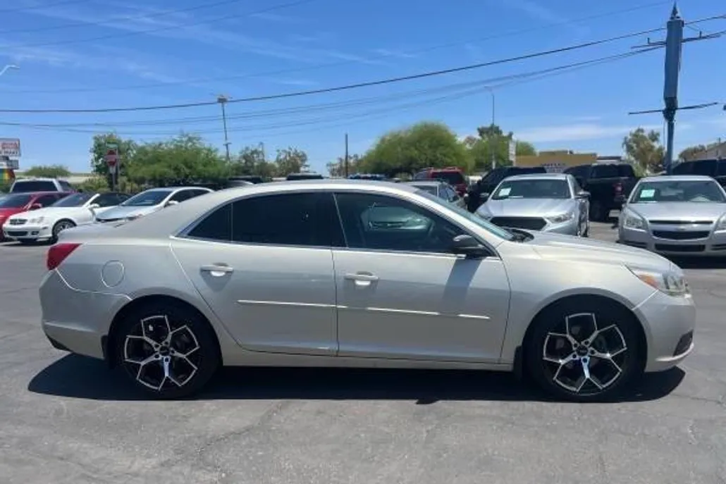 2015 Chevrolet Malibu LS photo 1