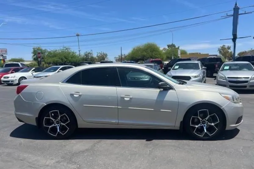 2015 Chevrolet Malibu LS photo 1