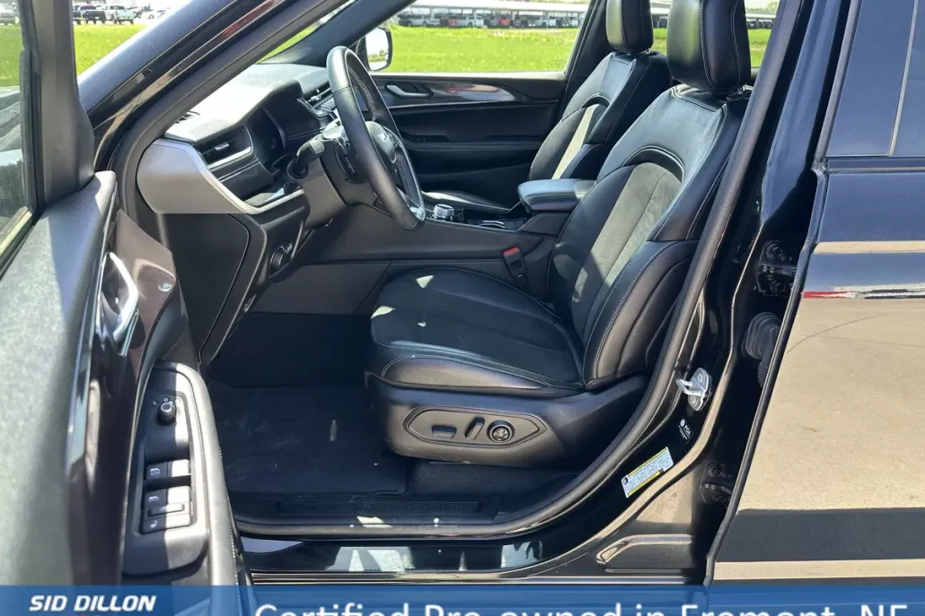 2022 Jeep Grand Cherokee Altitude photo 1