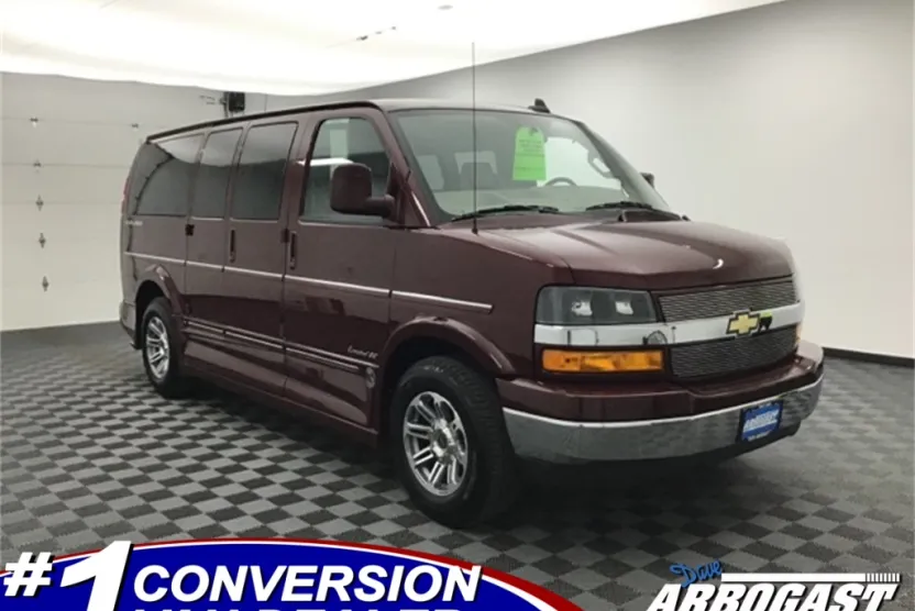 2023 Chevrolet Express photo 1