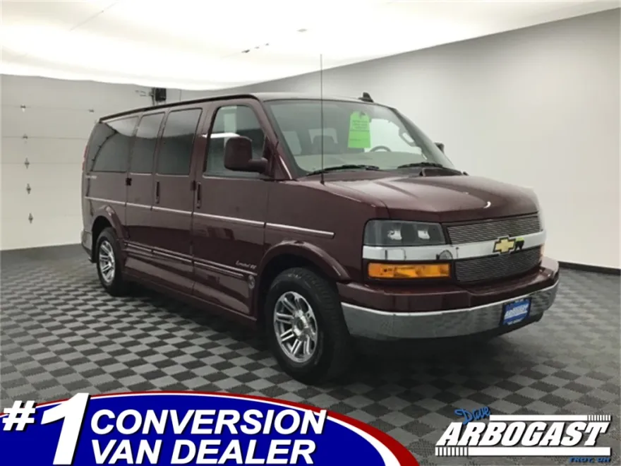 2023 Chevrolet Express photo 1