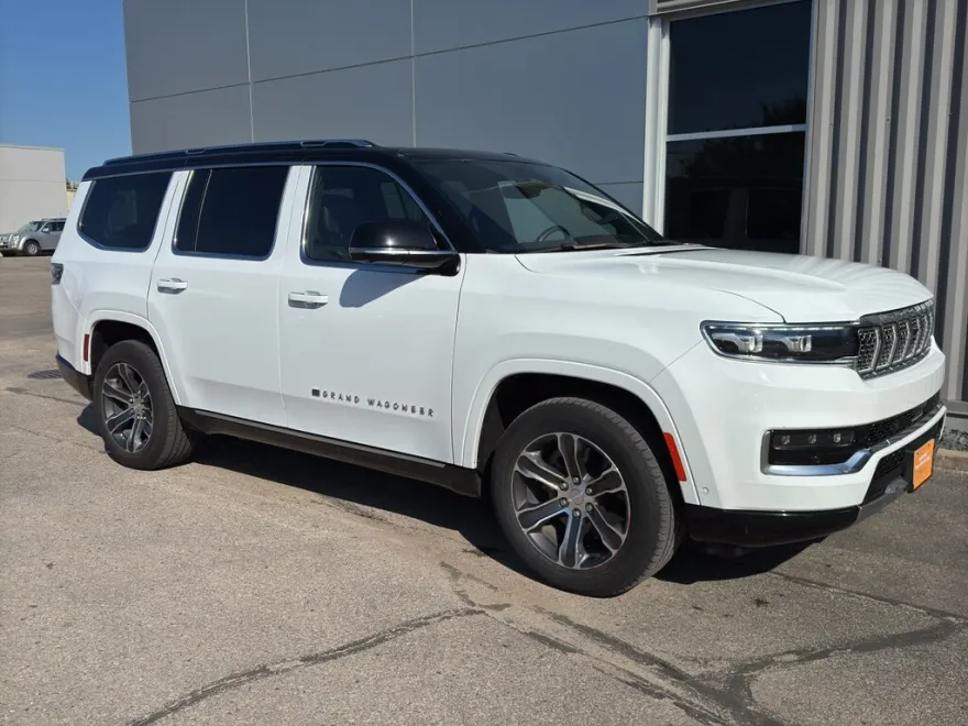 2023 Jeep Grand Wagoneer Base photo 1
