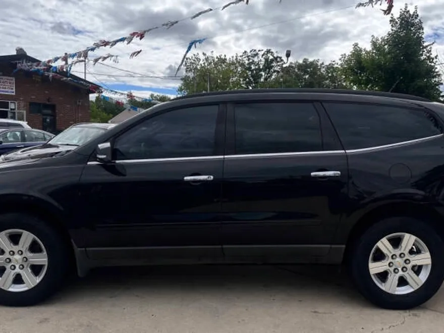 2012 Chevrolet Traverse 1LT photo 1