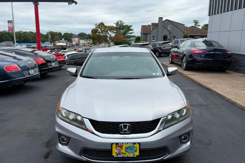 2013 Honda Accord photo 1