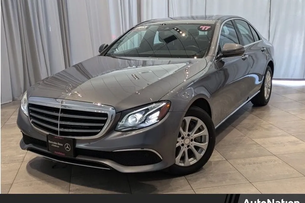 2017 Mercedes Benz E 400 4MATIC photo 1