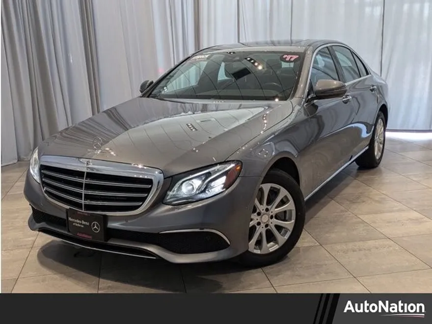 2017 Mercedes Benz E 400 4MATIC photo 1