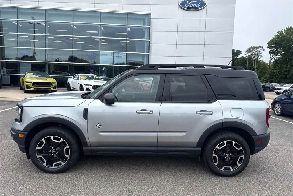 2022 Ford Bronco Sport Outer Banks photo 1