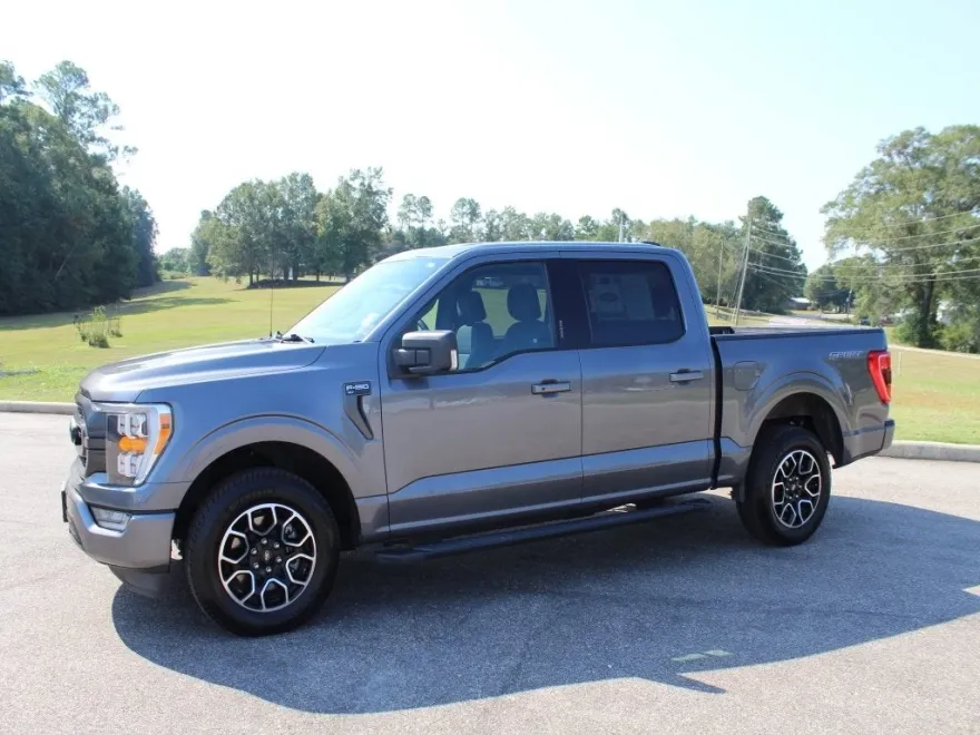 2021 Ford F-150 XLT photo 1
