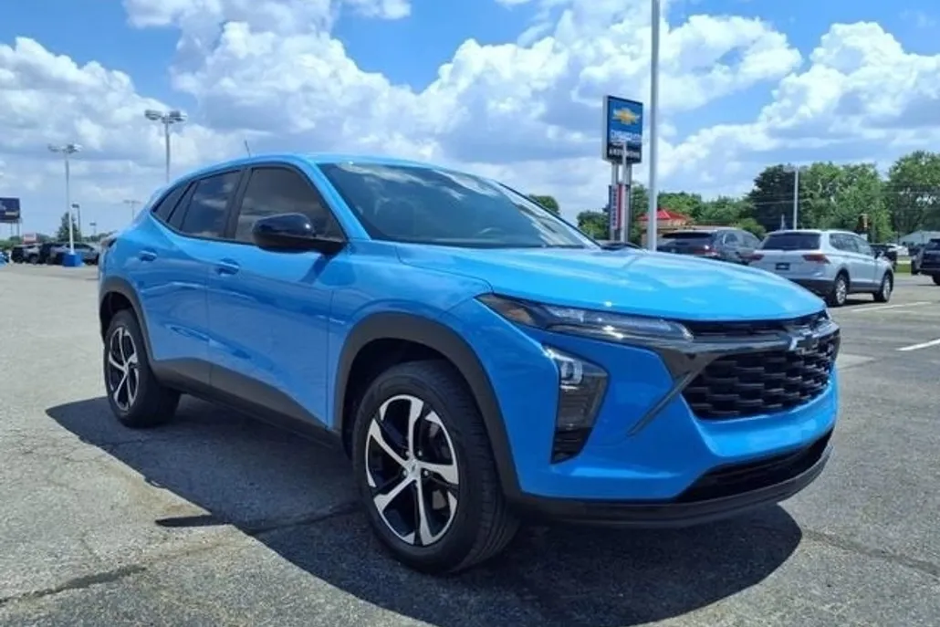 2024 Chevrolet Trax photo 1