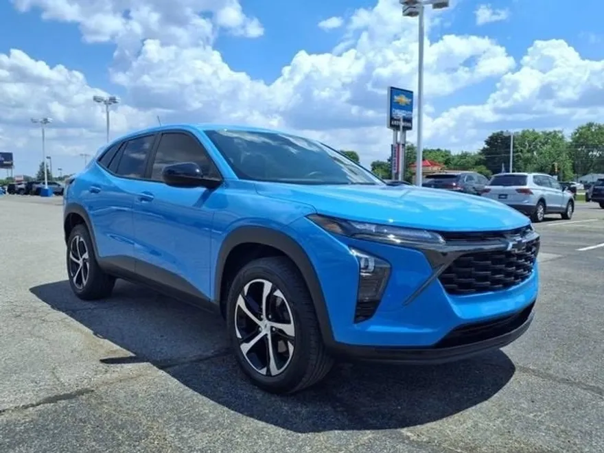2024 Chevrolet Trax photo 1