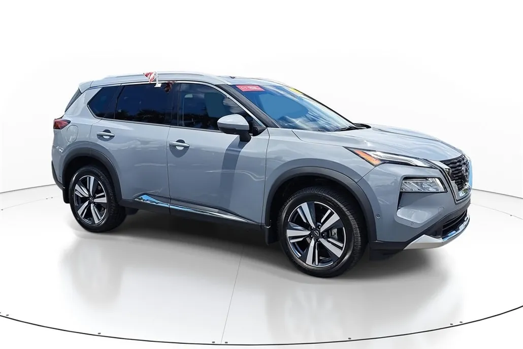 2023 Nissan Rogue Platinum photo 1