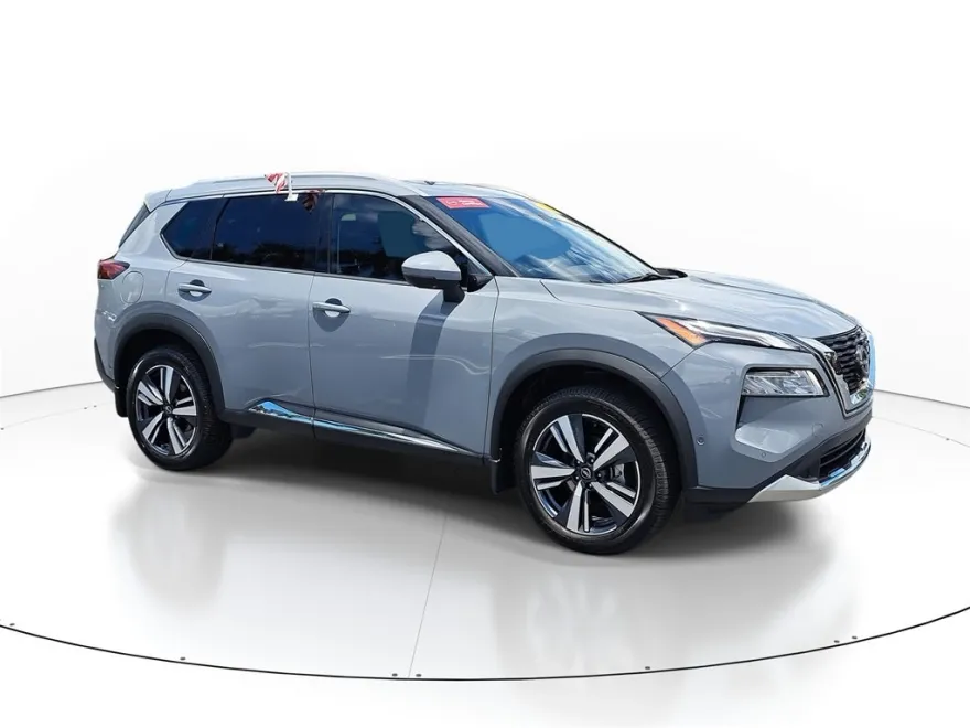 2023 Nissan Rogue Platinum photo 1
