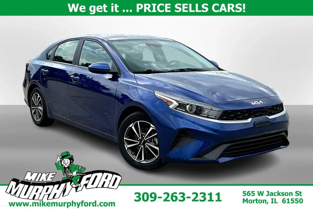 2023 Kia Forte LXS photo 1