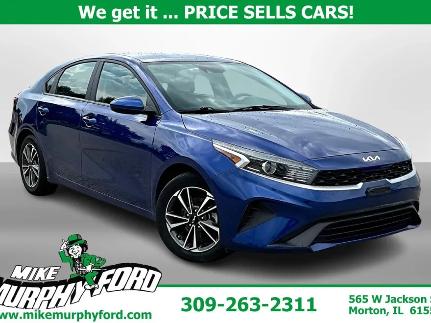 2023 Kia Forte LXS photo 1