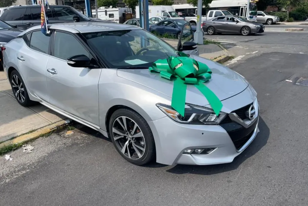 2017 Nissan Maxima SL photo 1