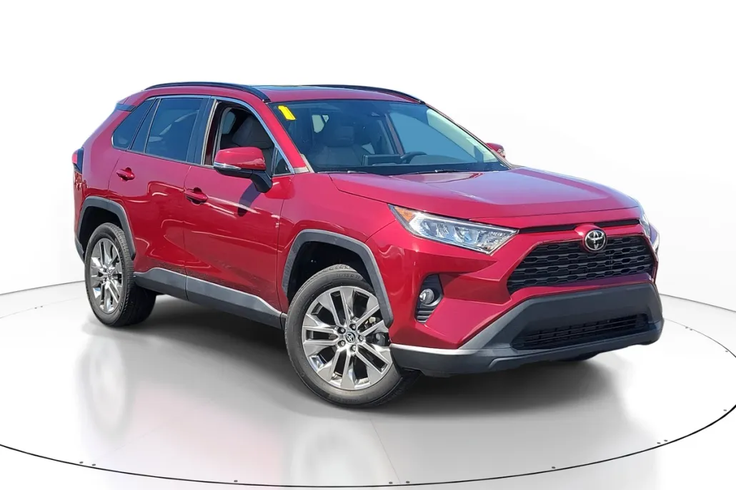 2021 Toyota RAV4 XLE Premium photo 1