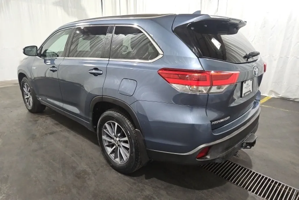 2018 Toyota Highlander Hybrid XLE photo 1