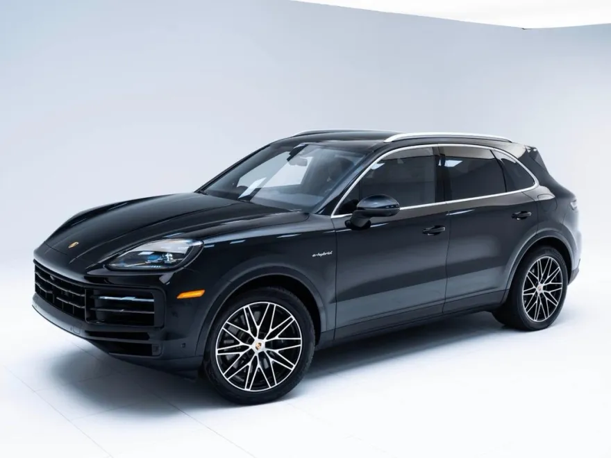 2024 Porsche Cayenne E-Hybrid photo 1
