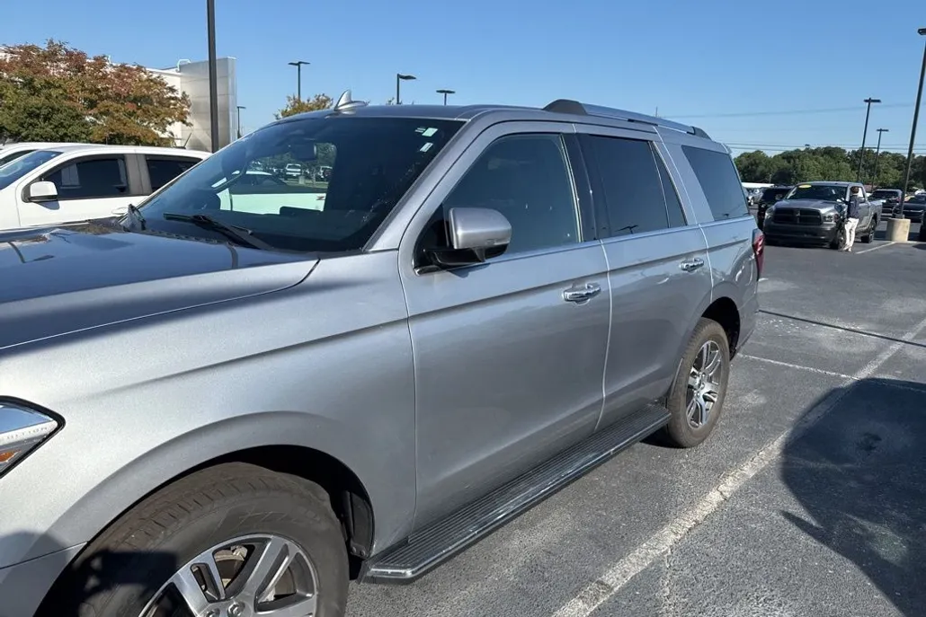 2023 Ford Expedition Limited photo 1