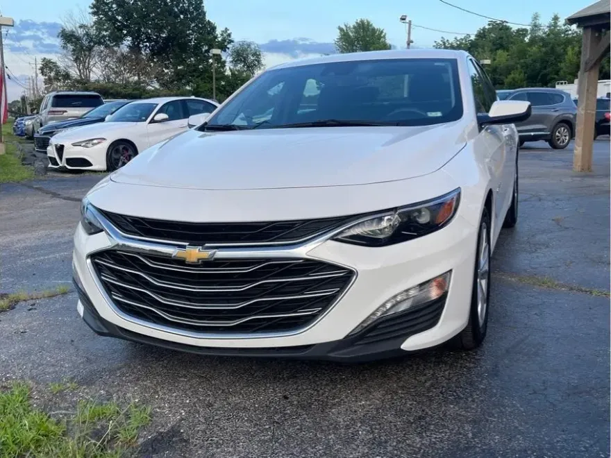 2023 Chevrolet Malibu 1LT photo 1