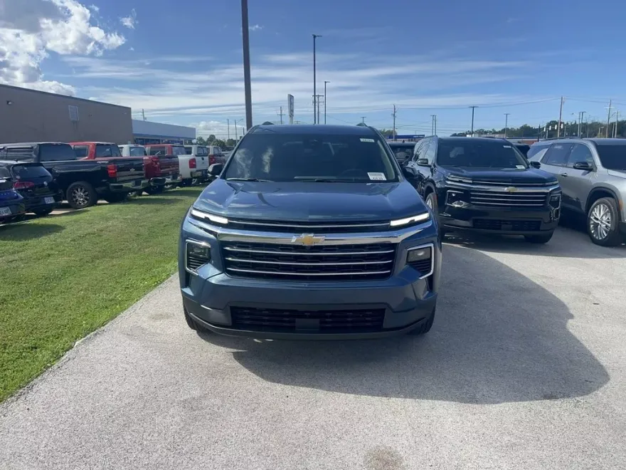 2026 Chevrolet Traverse photo 1